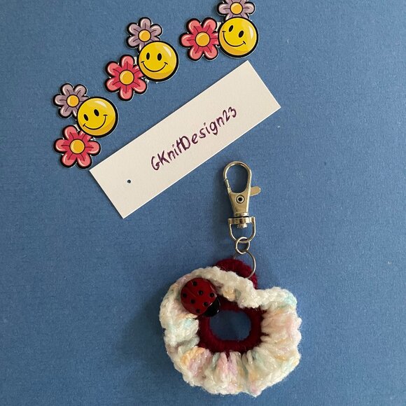 Floral Keychain, Keychain Charm, Crochet Easter Gift, Handmade Backpack Charm - Picture 4 of 6